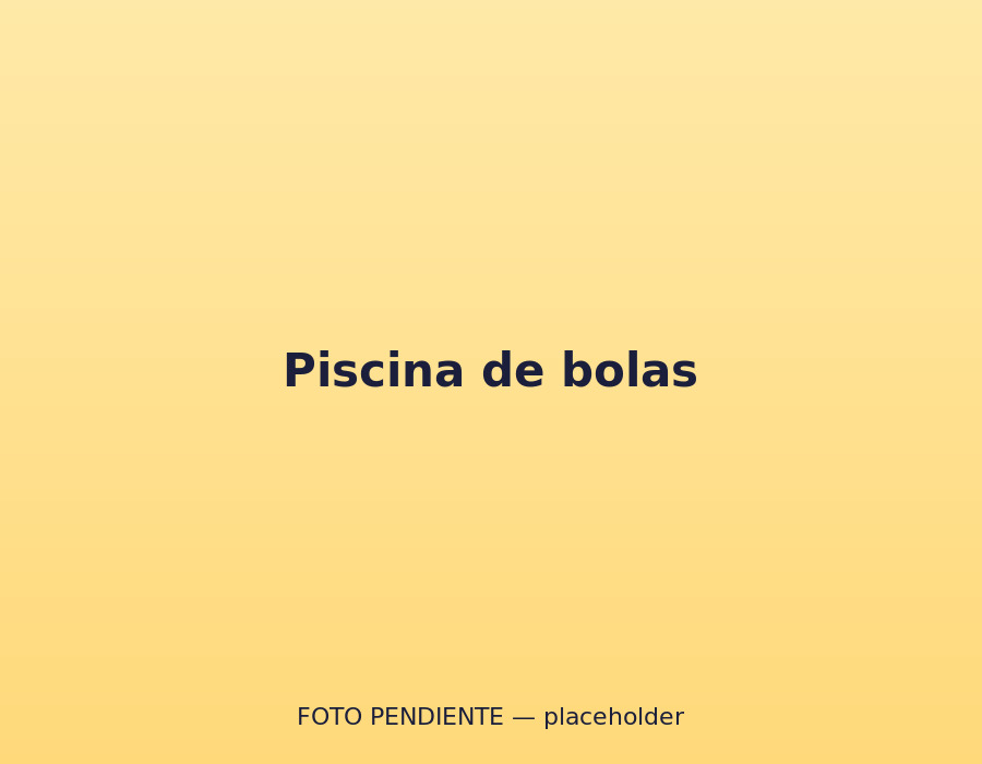 Piscina de bolas en la zona de pelotas